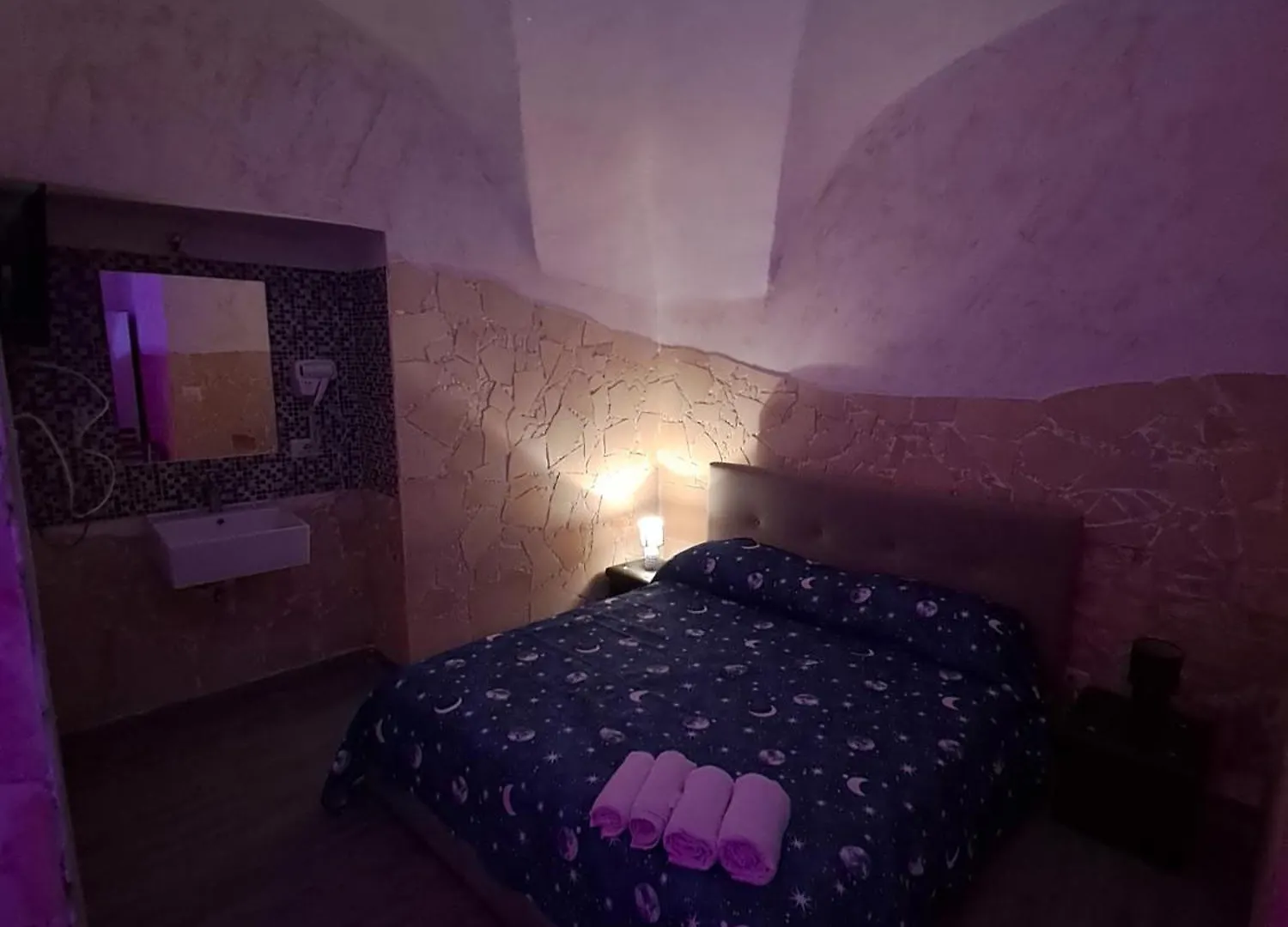 Jonio Rooms location